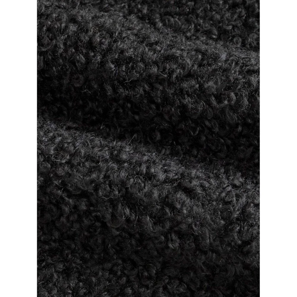 NWOT Plush Black Sherpa (?) Soft Cushion Pillow Covers Black with Gold Heart